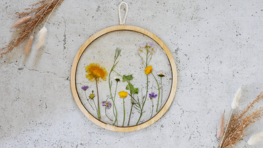 DIY Resin Trockenblumen Bild im Botanical Style