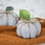 DIY Herbstdeko: Kürbis aus langen Wollsocken ohne Zerschneiden