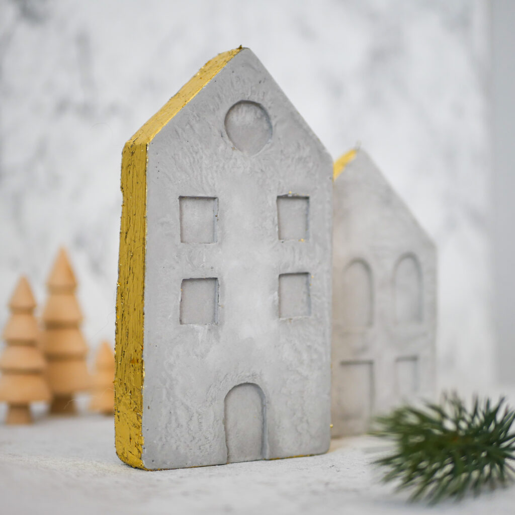 DIY Häuser aus Gips in Beton-Optik mit Blattgold