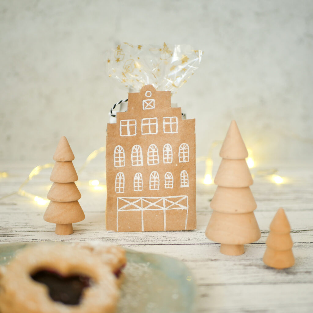 DIY Bastelidee für Weihnachten: Verpackung für Plätzchen und Süßigkeiten aus Tetra Pak
