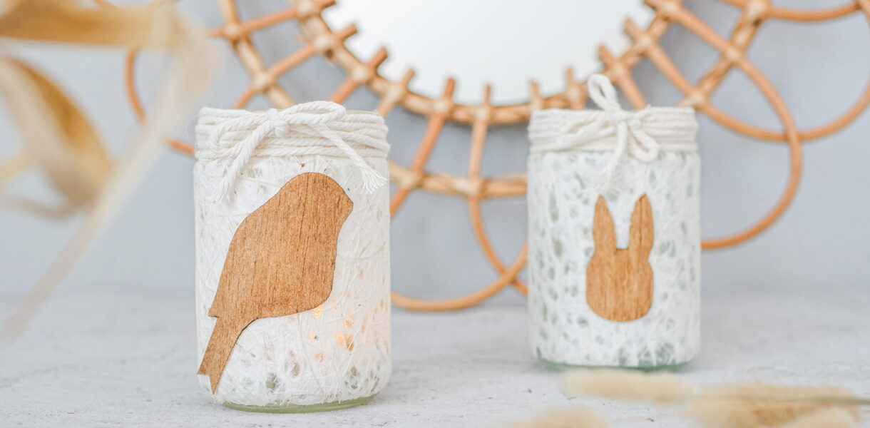 Upcycling Windlicht aus Altglas mit Strohseide und Balsaholz im Boho-Style