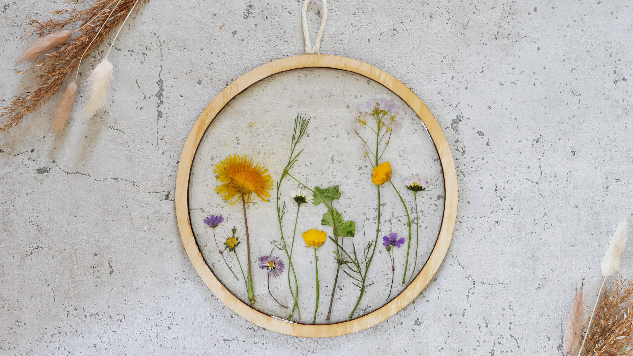 DIY Resin Trockenblumen Bild im Botanical Style
