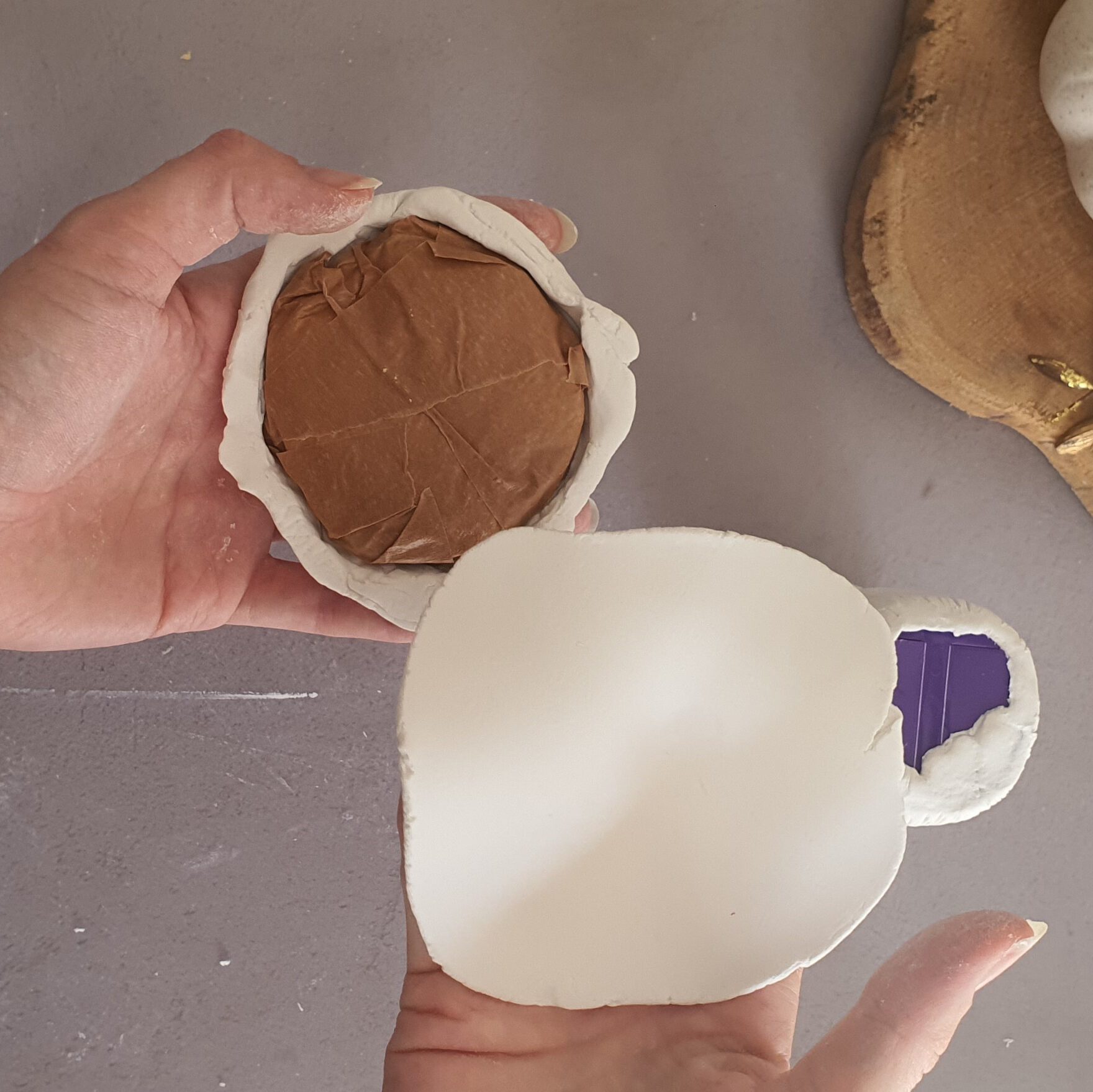 DIY Herbstdeko aus Altglas Schritt 6: Pilzhut mit Modelliermasse umhüllen