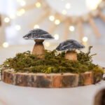 DIY Herbstdeko: Pilze aus Spielfiguren und Modelliermasse selber machen