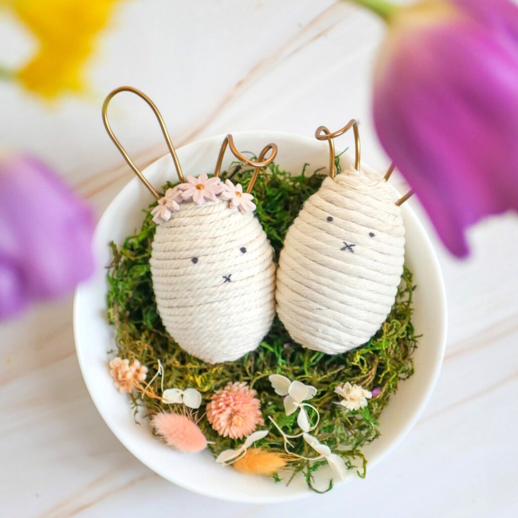 Dekoration für Ostern selber machen: Hasen aus Styroporeiern im Boho Stil