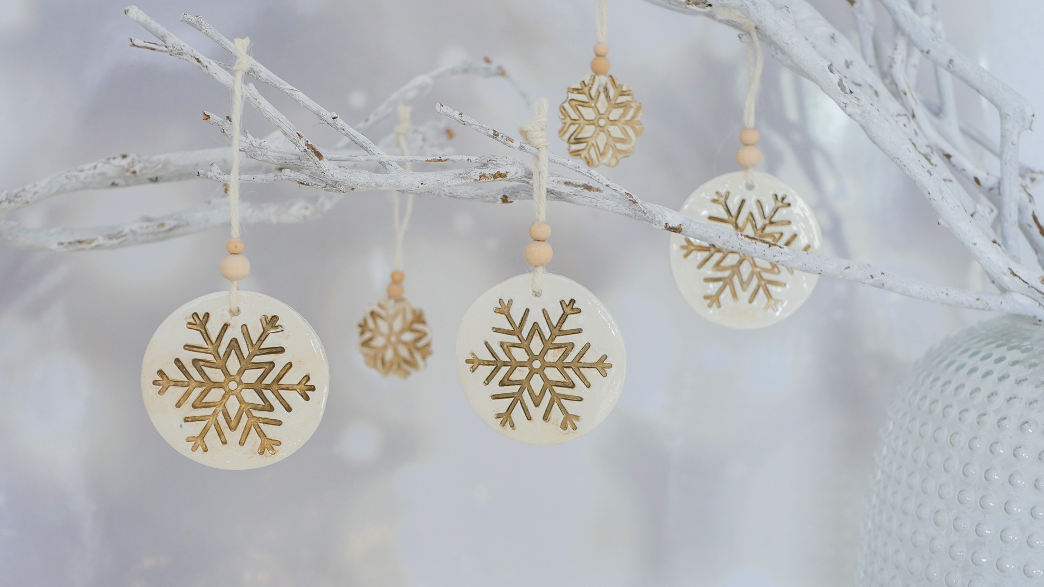 Yuejuhe 36 Stück Schneeflocken Weihnachtsbaum Glitzer, Schneeflocken Deko Ornamente Christbaum, Hängende Weihnachtsdeko Weiß Für Weihnachten ( Weiß