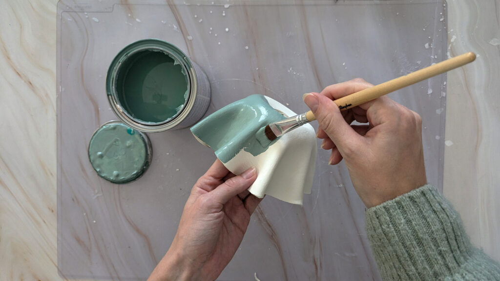 DIY Wandlampe fürs Schlafzimmer Schritt 6: Lampenschirm lackieren 6