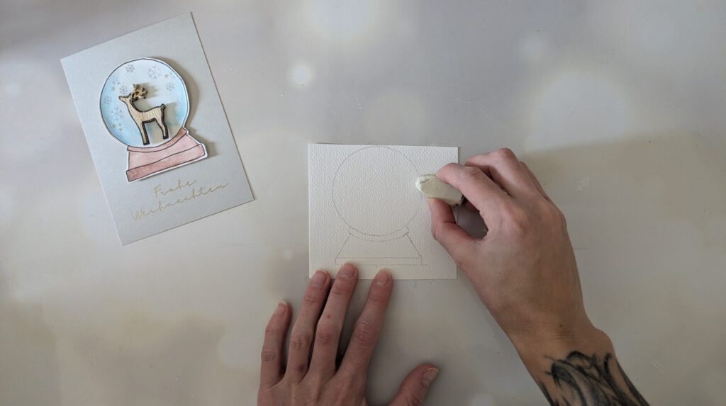 DIY Schneekugel Weihnachtskarte basteln Schritt 1: Schneekugel vorzeichnen und wegradieren