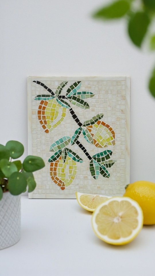 DIY Zitronen Mosaik 🍋 Hab richtig Spaß am Mosaiken gefunden 🤩 Wenn man sich das…